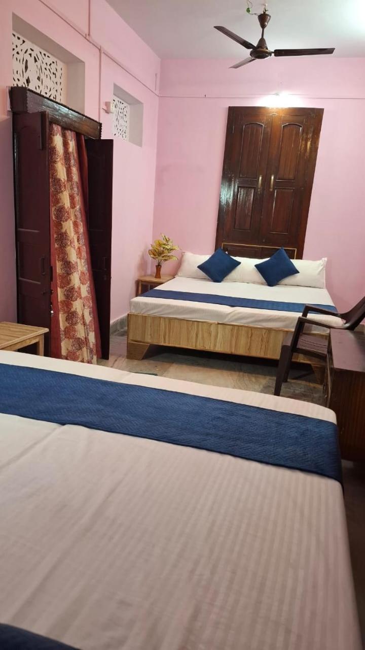 Madhavi Homestay *