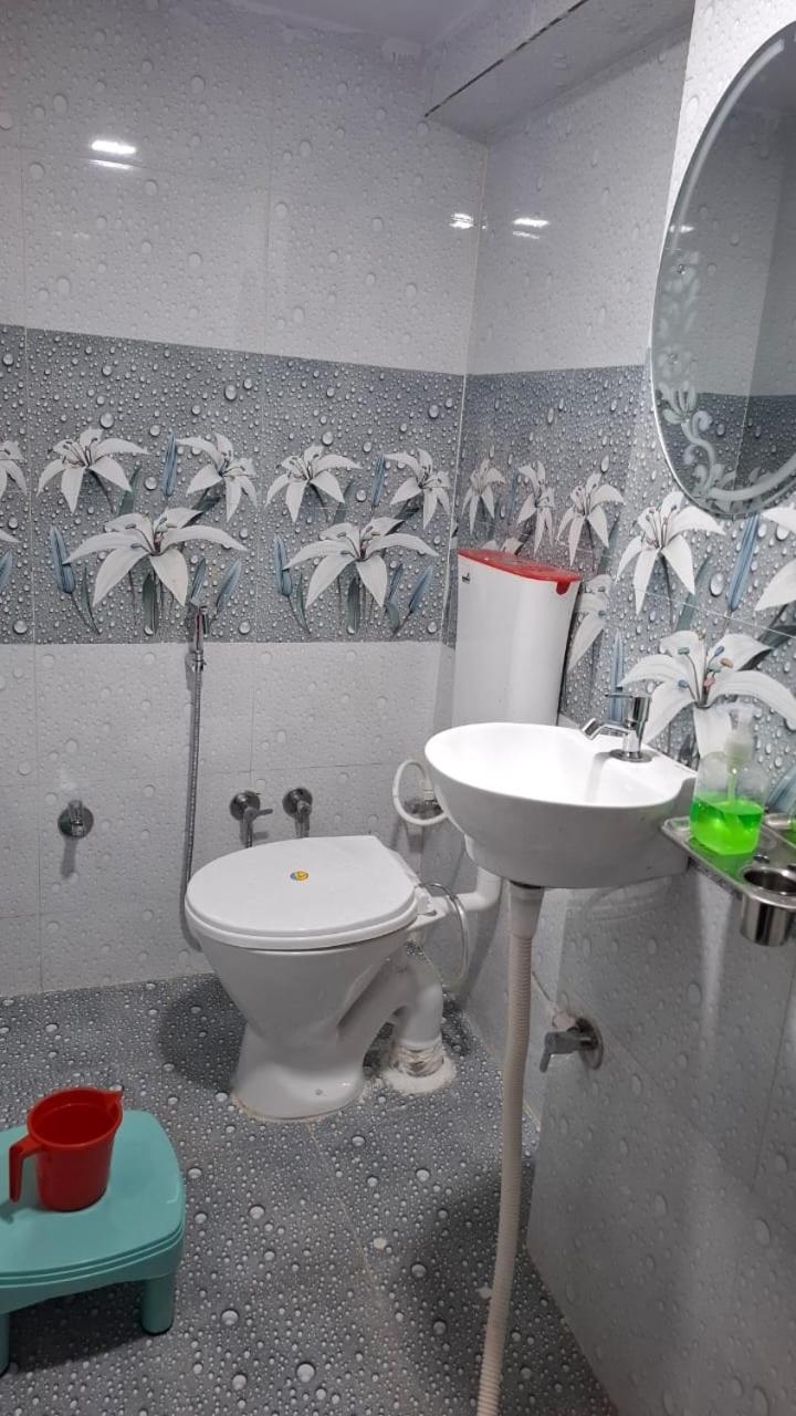 Madhavi Homestay Varanasi